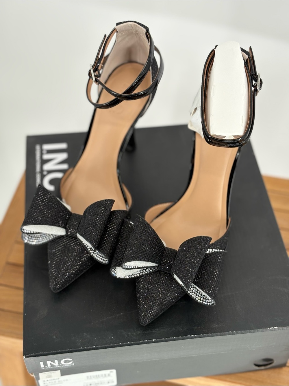 New INC International Concepts Women’s Black Bow Pointed-Toe Ankle-Strap Heels 7
